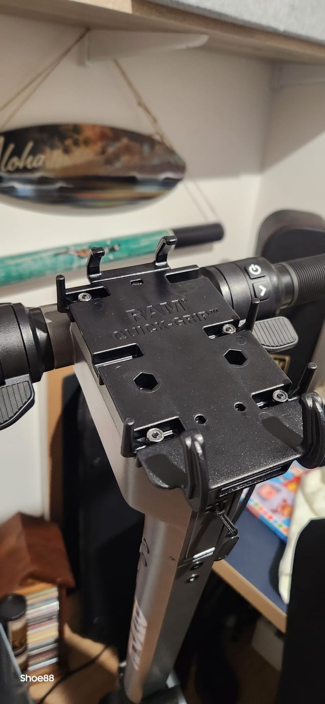Customer photo review of RAM® Quick-Grip™ XL Large Phone Holder (RAM-HOL-PD4U)