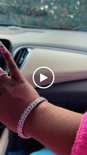 Customer video review of “She a dime” bracelet