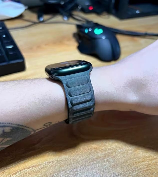 Customer photo review of Pebbled Woven Magnetic Band