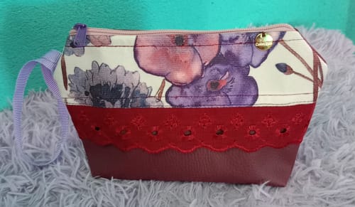 Customer photo review of DOLLARO 0.7MM COM FUNDO DE MALHA COR VINHO