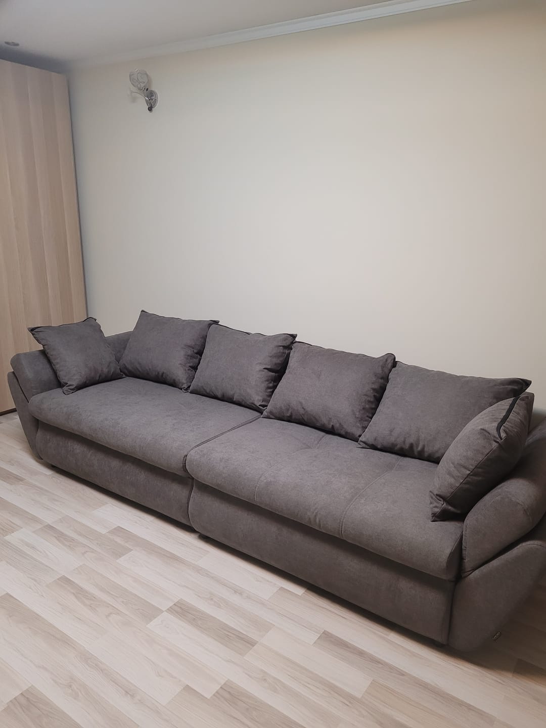 Customer photo review of Canapea extensibilă dumonde cu ladă de depozitare si sezut confortabil din spuma HR, Loana Kaki 300x100 cm