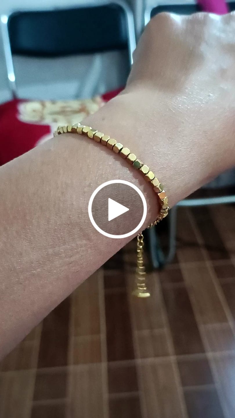 Customer video review of Gold Cube Chain Bracelet