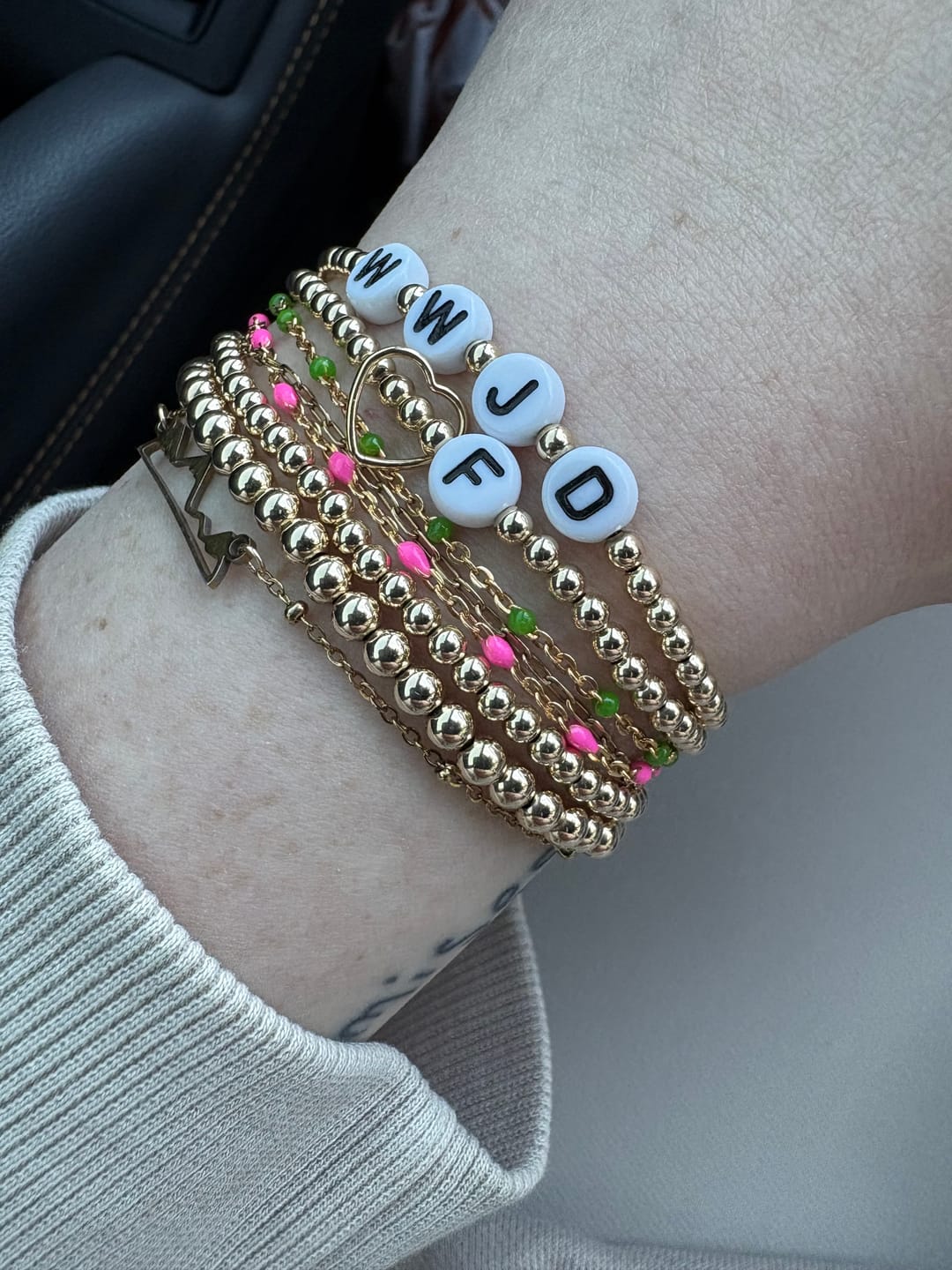 Customer photo review of pink daisy bracelet