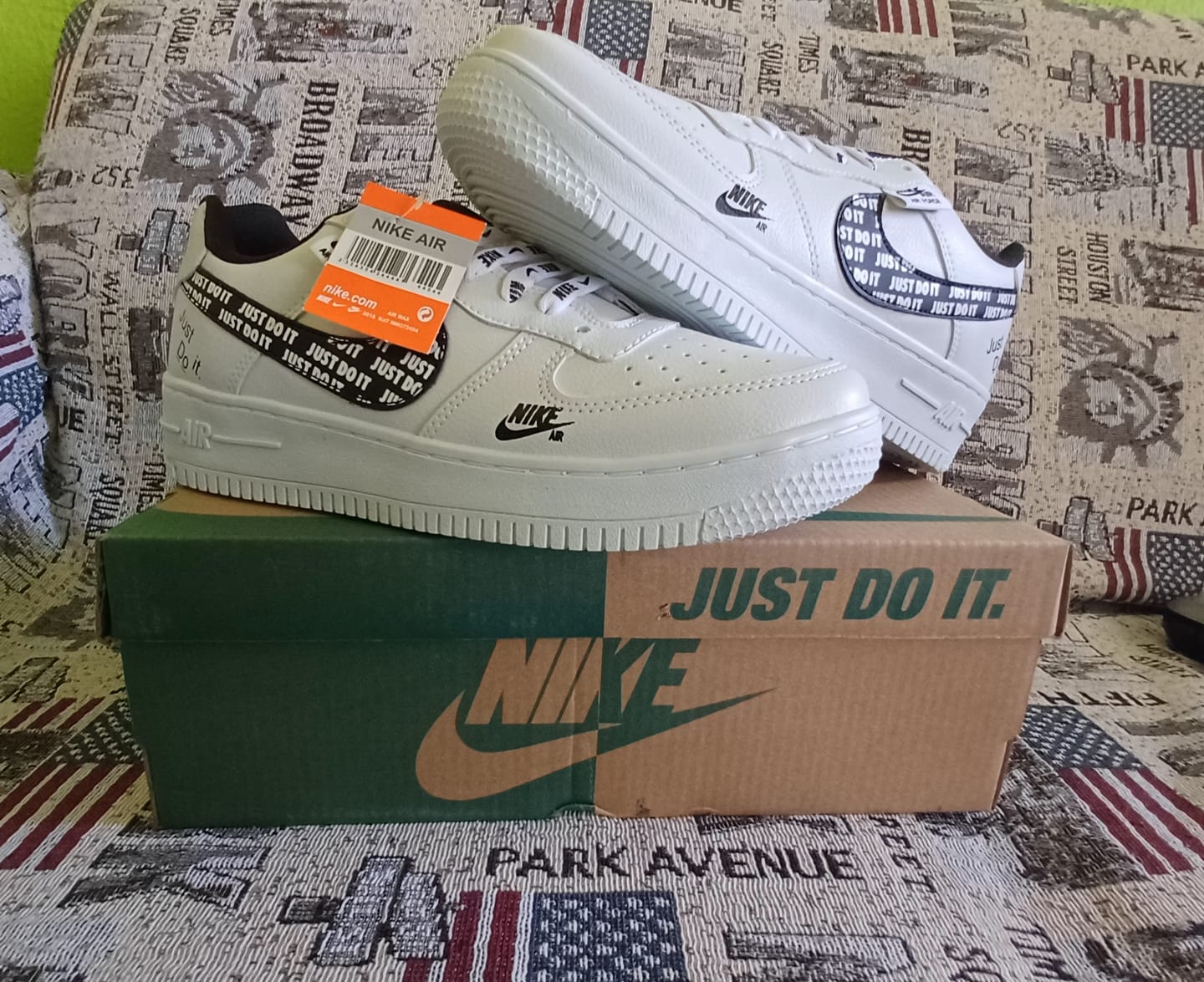 Customer photo review of Tenis Dunk Blanco Ambar
