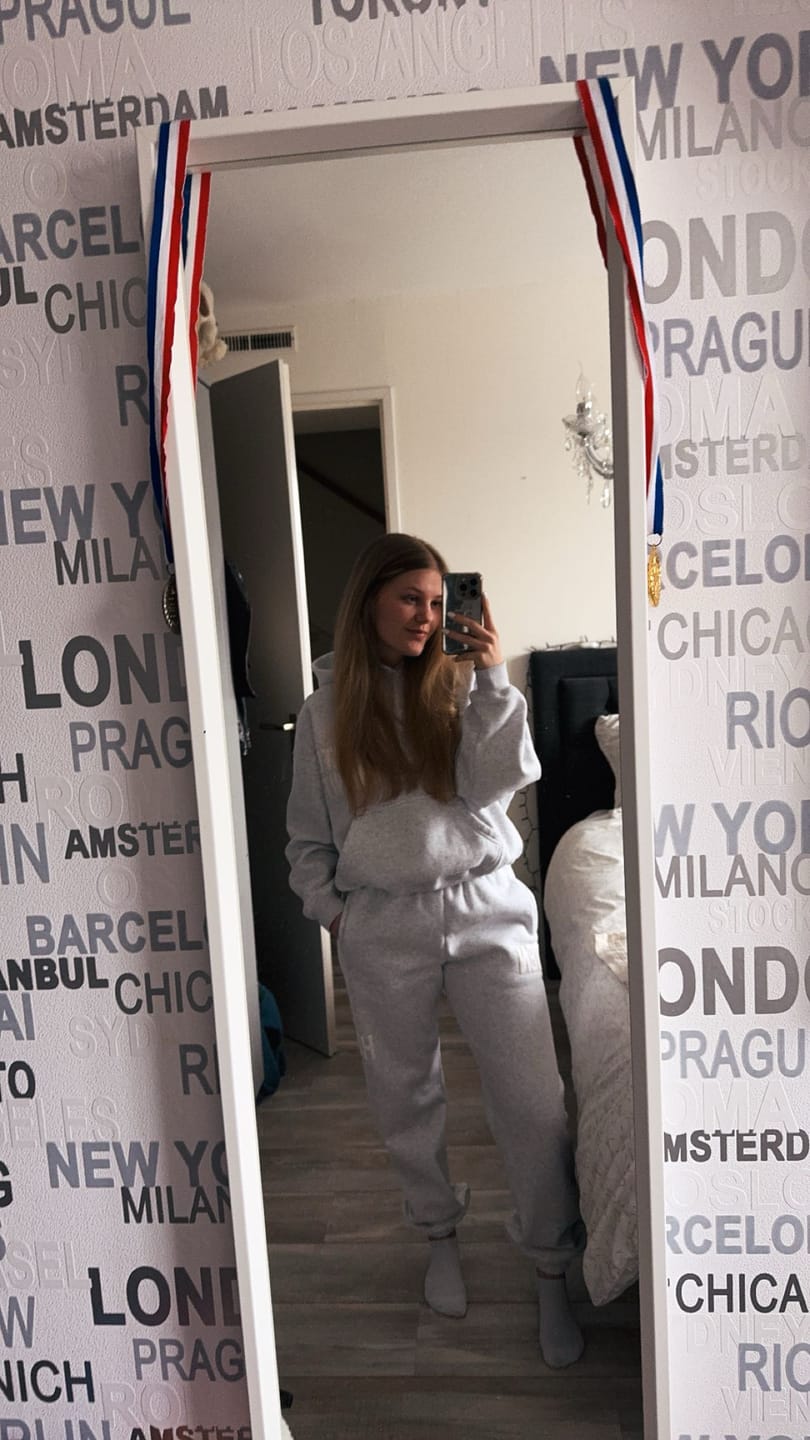 Avis client avec photo sur le PANTALON DE SPORT « GATED COMMUNITY » GRIS CLAIR