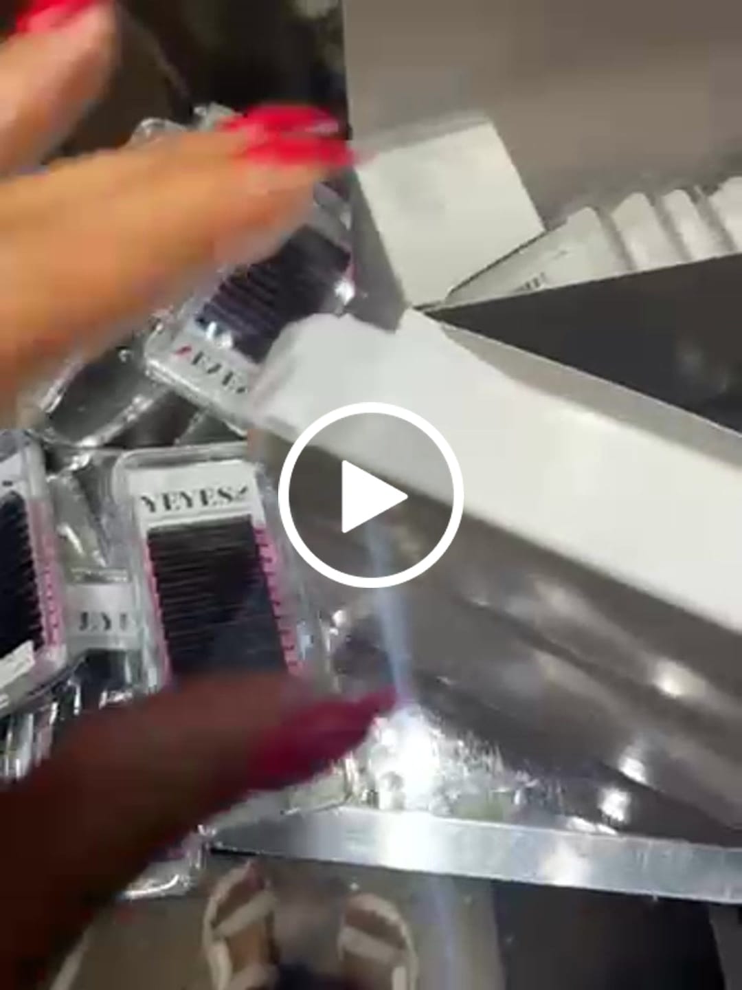 Customer video review of Premium Eyelash Extensions 0.05mm