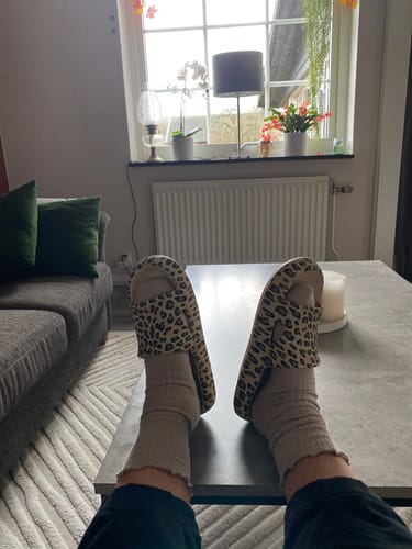 Customer photo review of HappyFlops