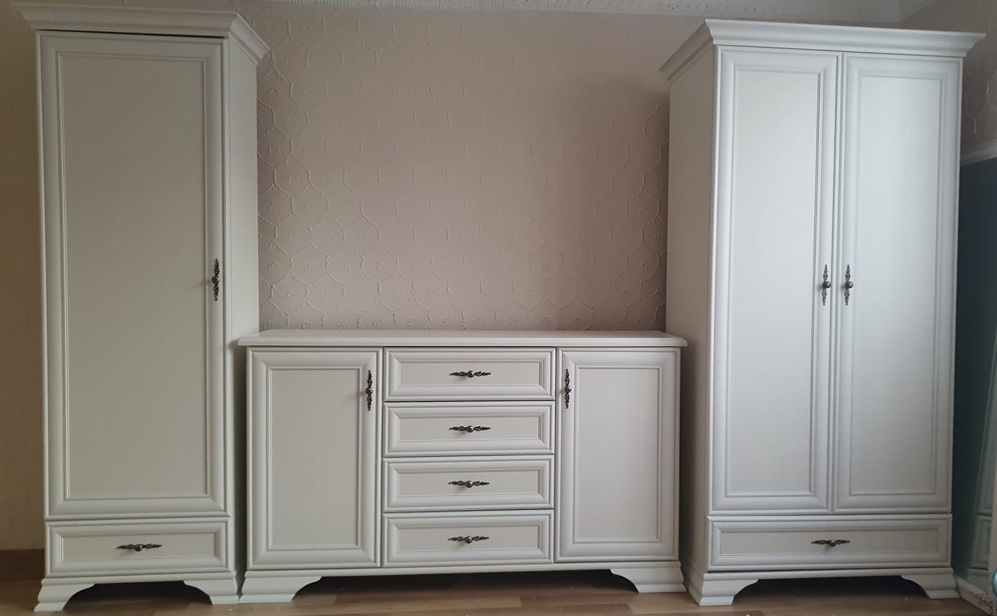 Customer photo review of Comoda IDENTO, alb, PAL, 155x45x90 cm