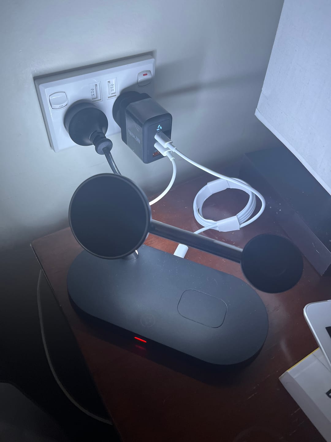 Customer photo review of PTC Select 5 in 1 Magnetic MagSafe Wireless Charger Stand Dock