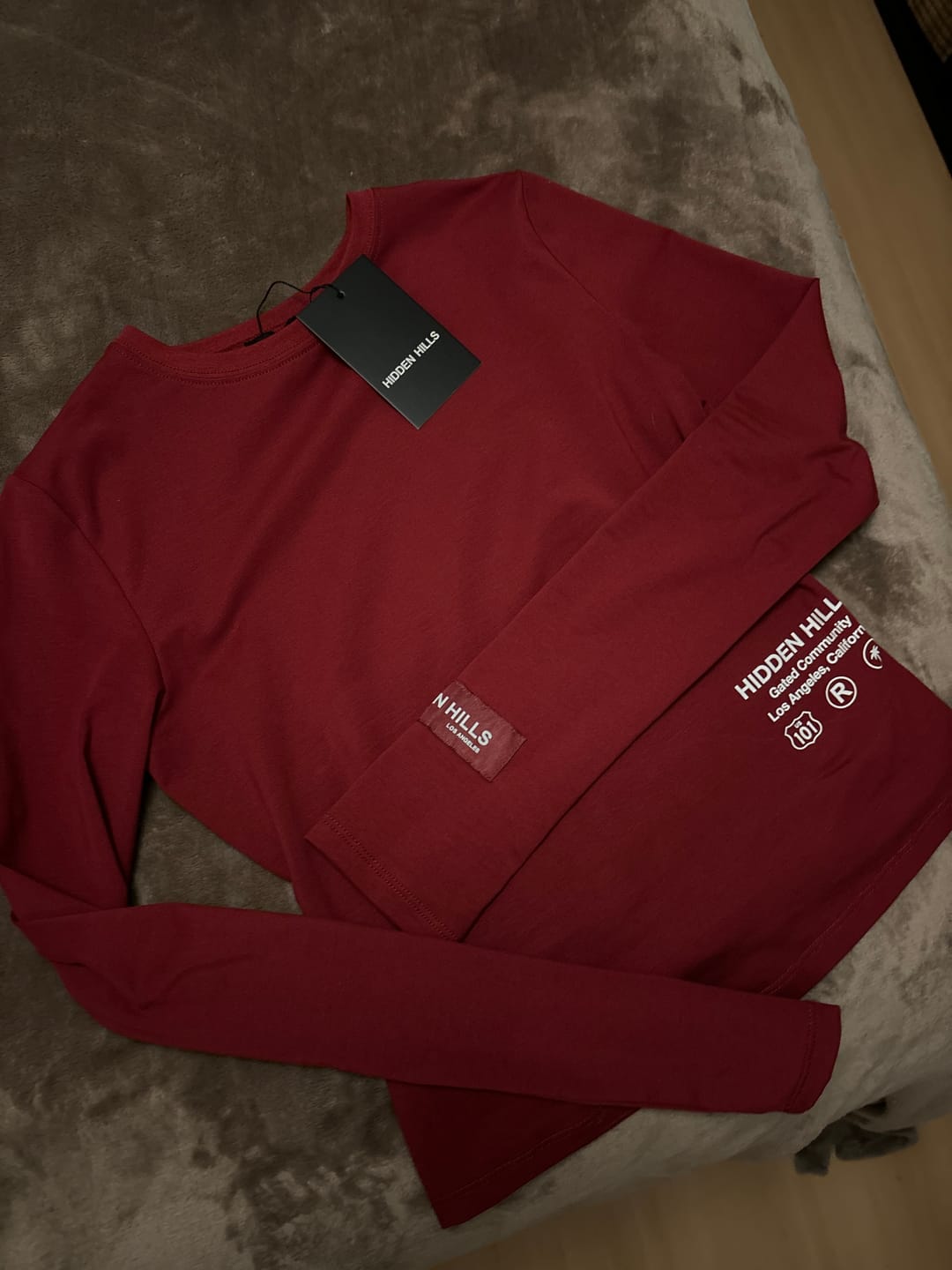 Customer photo review of LABEL LONGSLEEVE TOP BURGUNDY