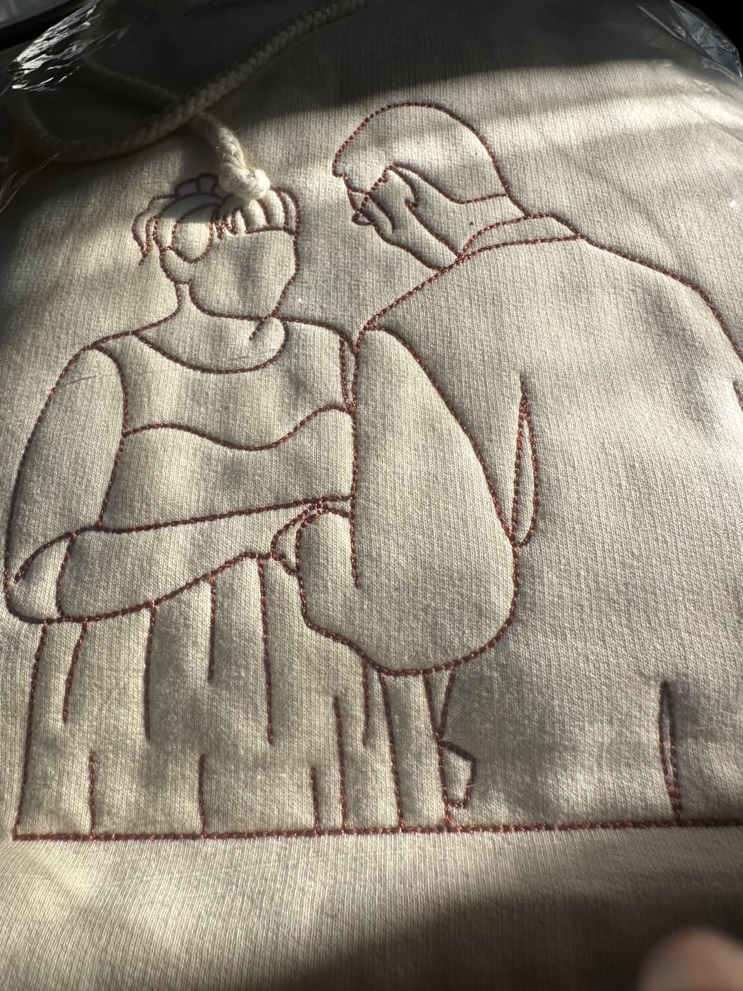 Customer photo review of Personalisierter & bestickter Hoodie