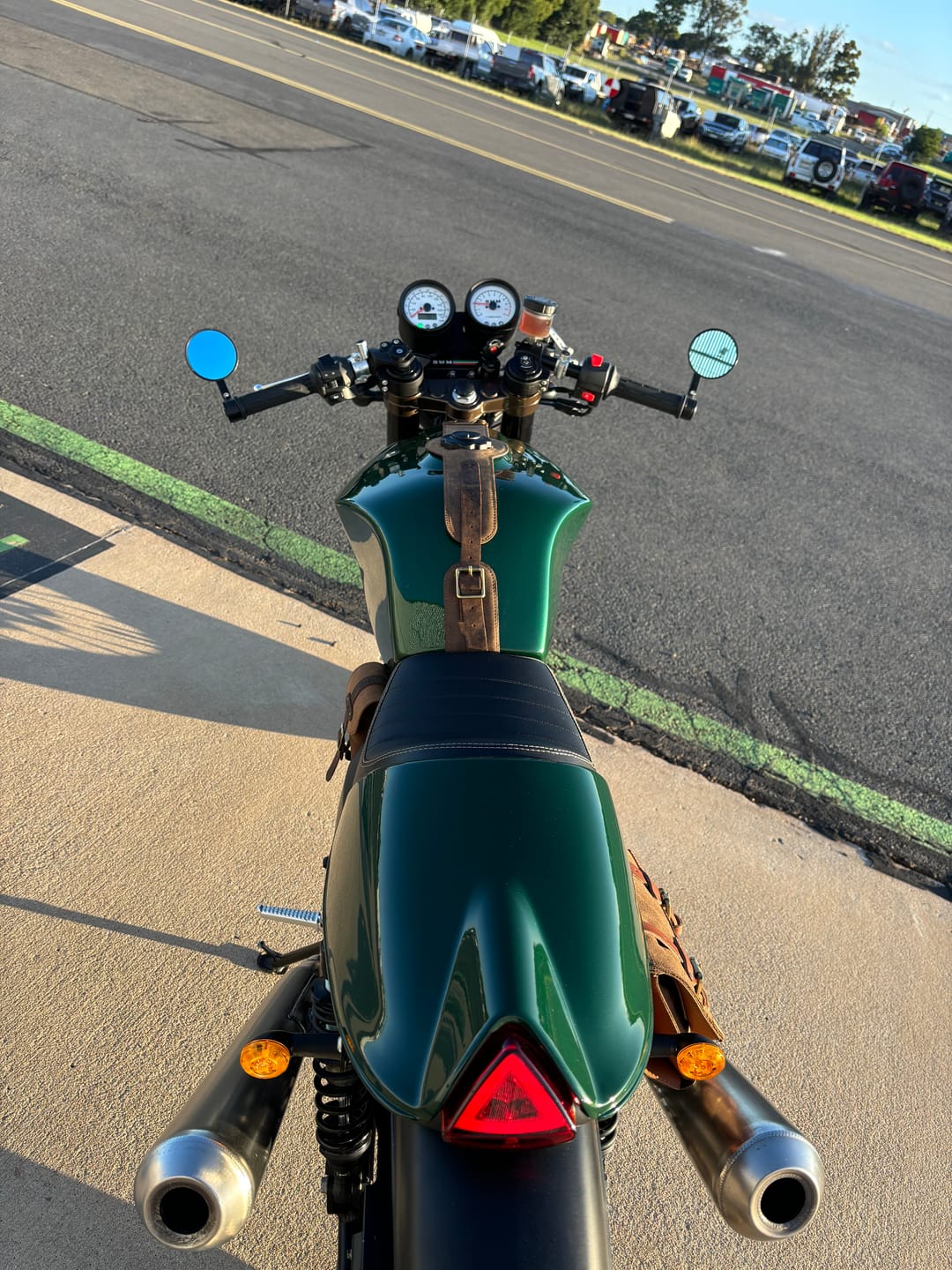 Customer photo review of interceptor/gt/bear 650: moto exclusive tank strap