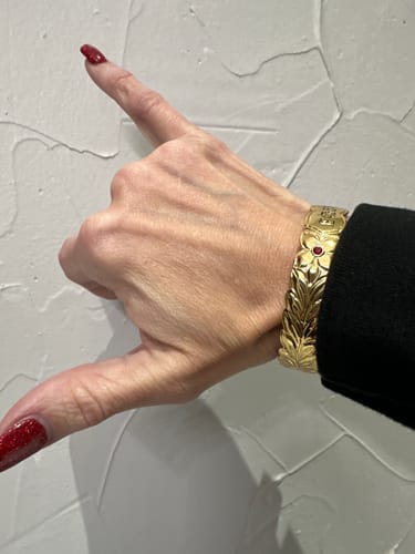 Customer photo review of Hau'oli Heirloom Birthstone Bangle