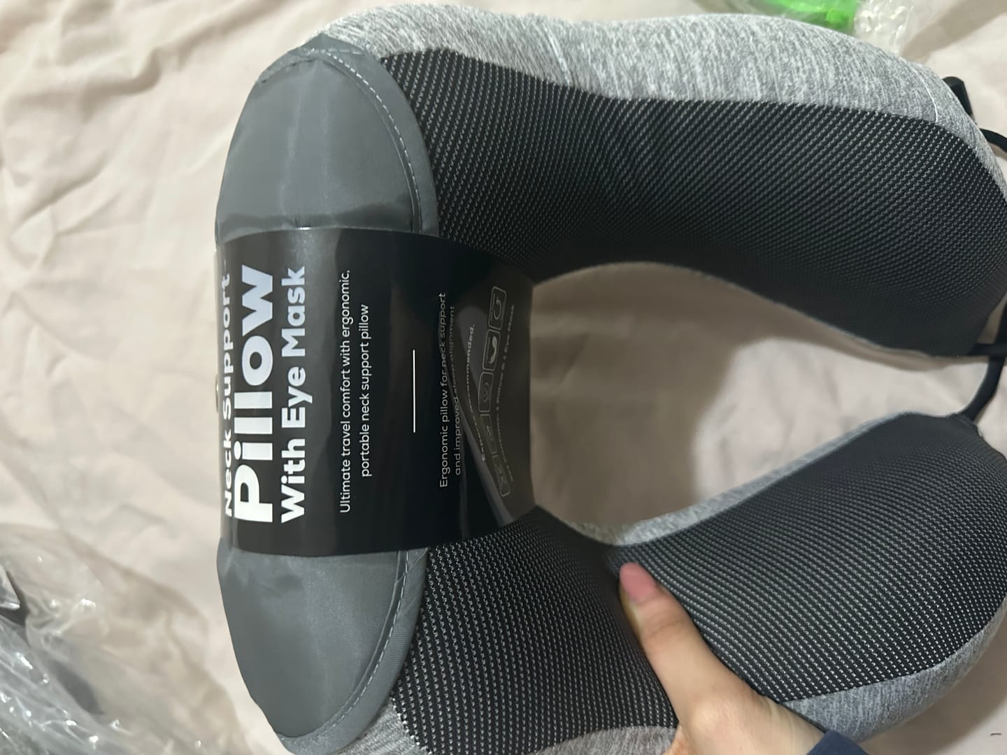 Customer photo review of Black Ergo Rest Neck Pillow