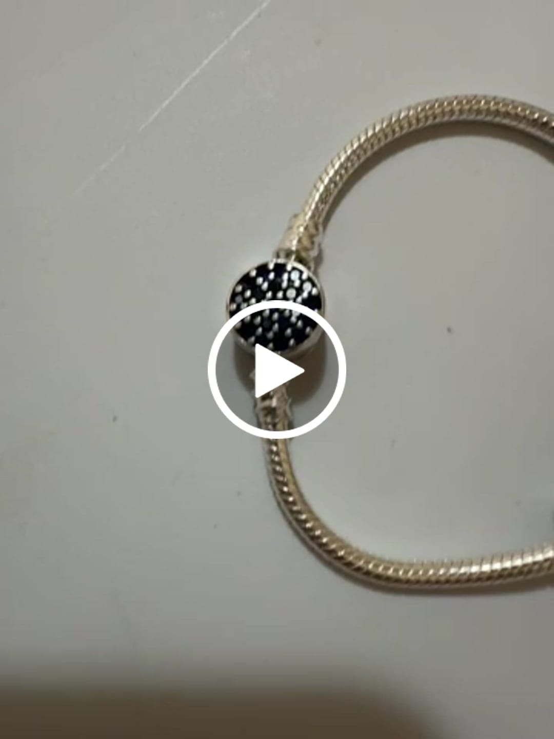 Customer video review of Pulsera Luna Llena