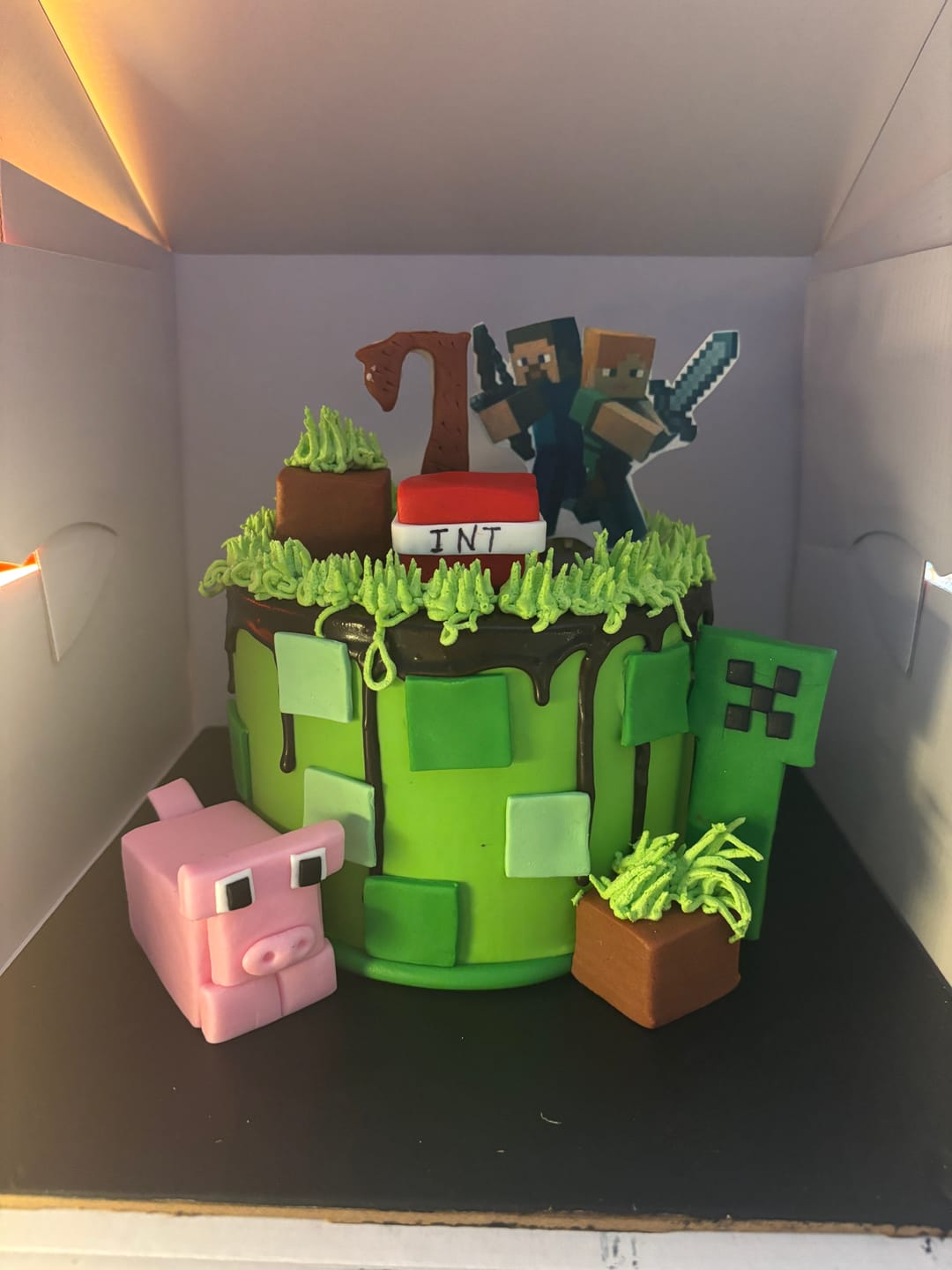 Customer photo review of Minecraft Drip Design Cake
