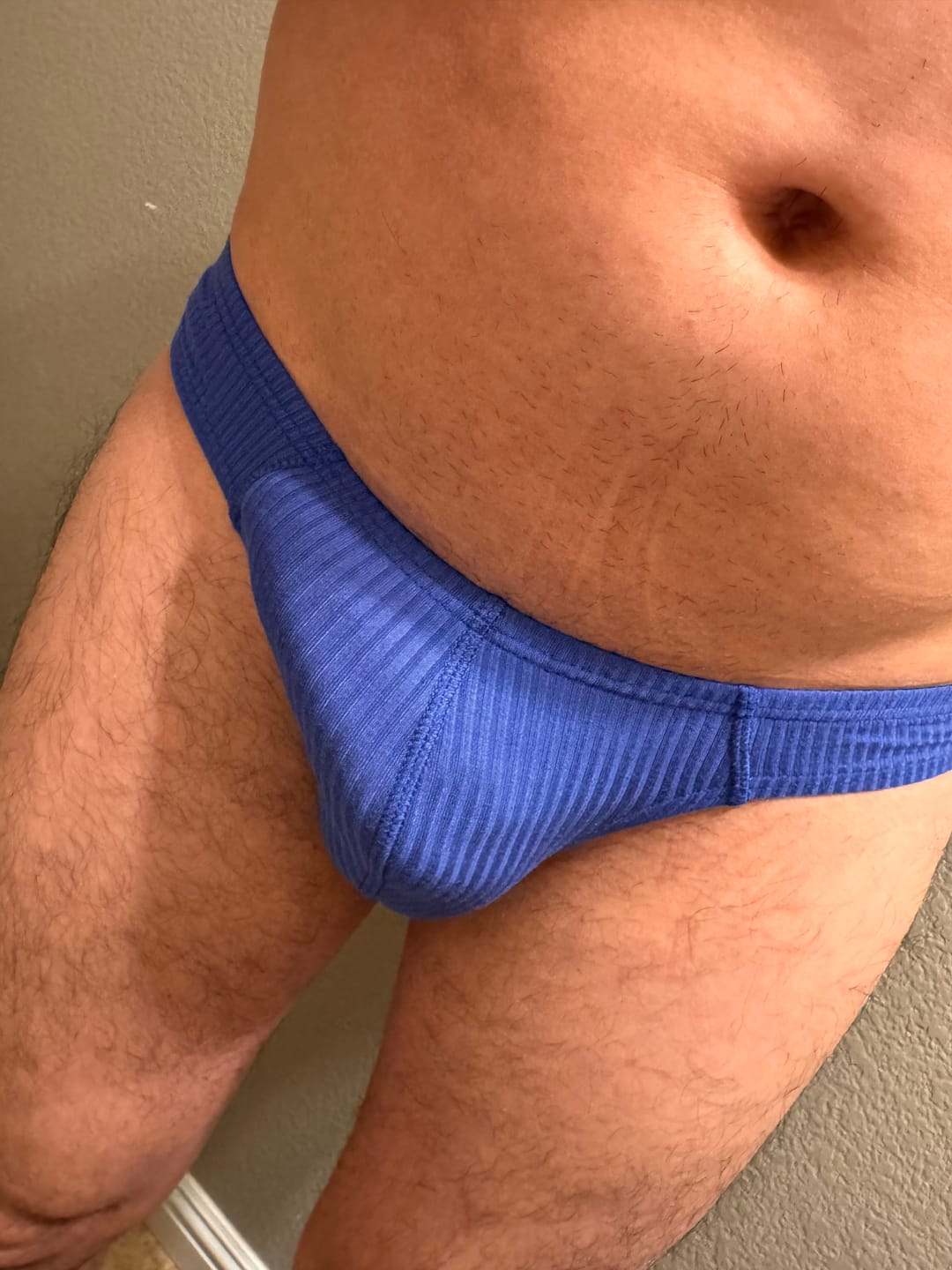 Customer photo review of 2-pack Men's Ribbed Low-rise Solid Color Thong