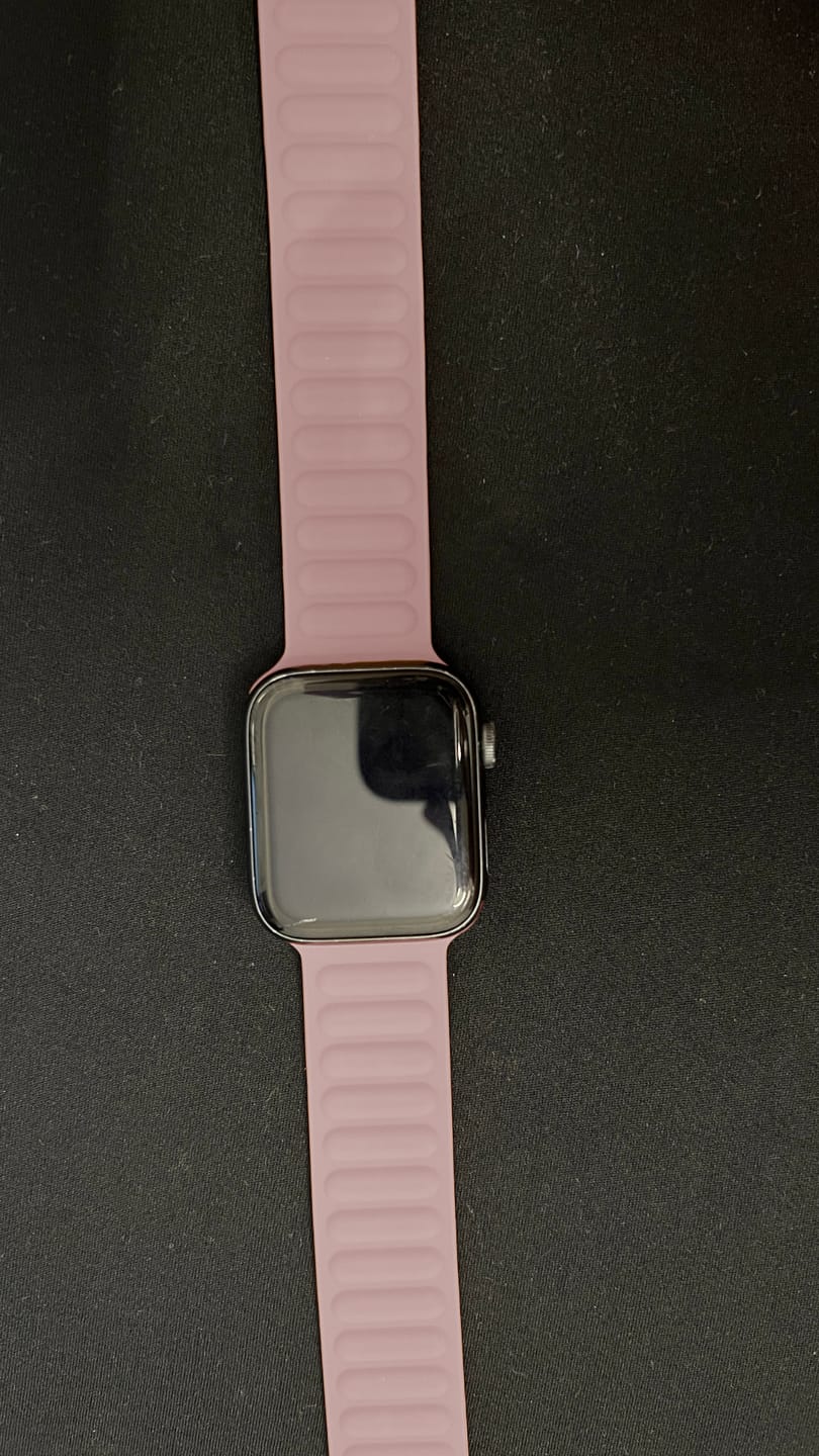 Customer photo review of Pebbled Silicone Magnetic Band