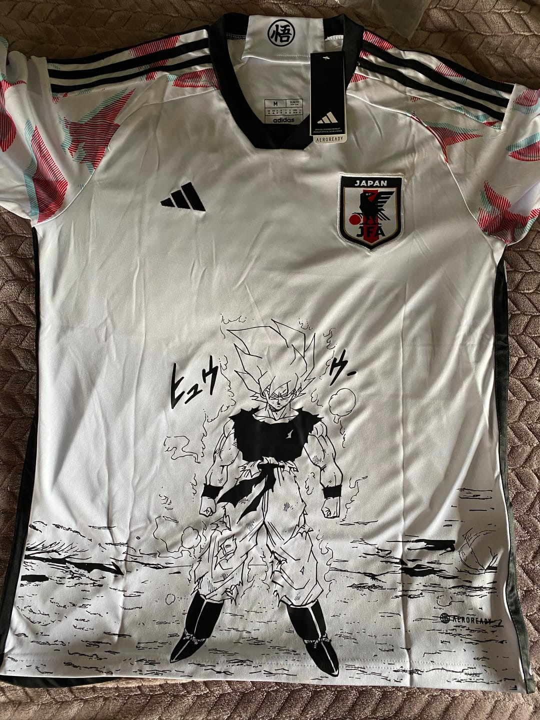 Customer photo review of MAILLOT JAPON 2022/23 - EXTERIEUR EDITION GOKU SSJ1