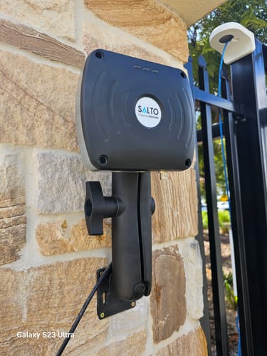 Customer photo review of RAM 75 X 75mm Vesa Plate with D Size Ball (RAM-D-2461U)