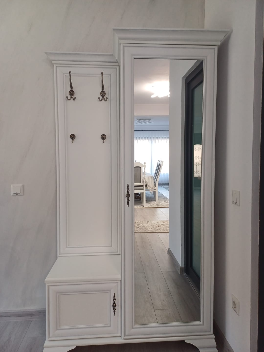 Customer photo review of Mobilier hol IDENTO, alb, PAL, cu oglinda pe partea dreapta, 115x44x198 cm