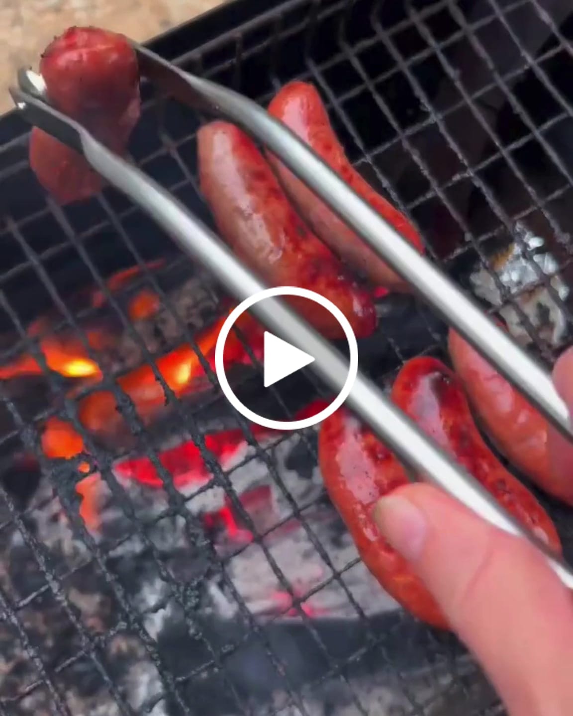 Customer video review of BraaiPlank™ Spinning Tongs