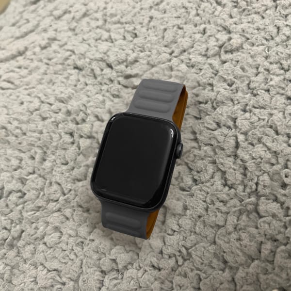 Customer photo review of Pebbled Silicone Magnetic Band