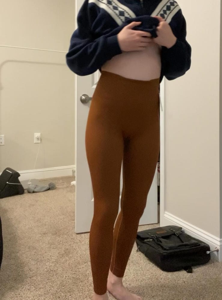 Customer photo review of AirWear High-Waist Legging