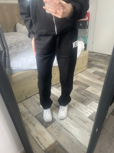 Customer photo review of GATED COMMUNITY STRAIGHT LEG SWEATPANTS BLACK