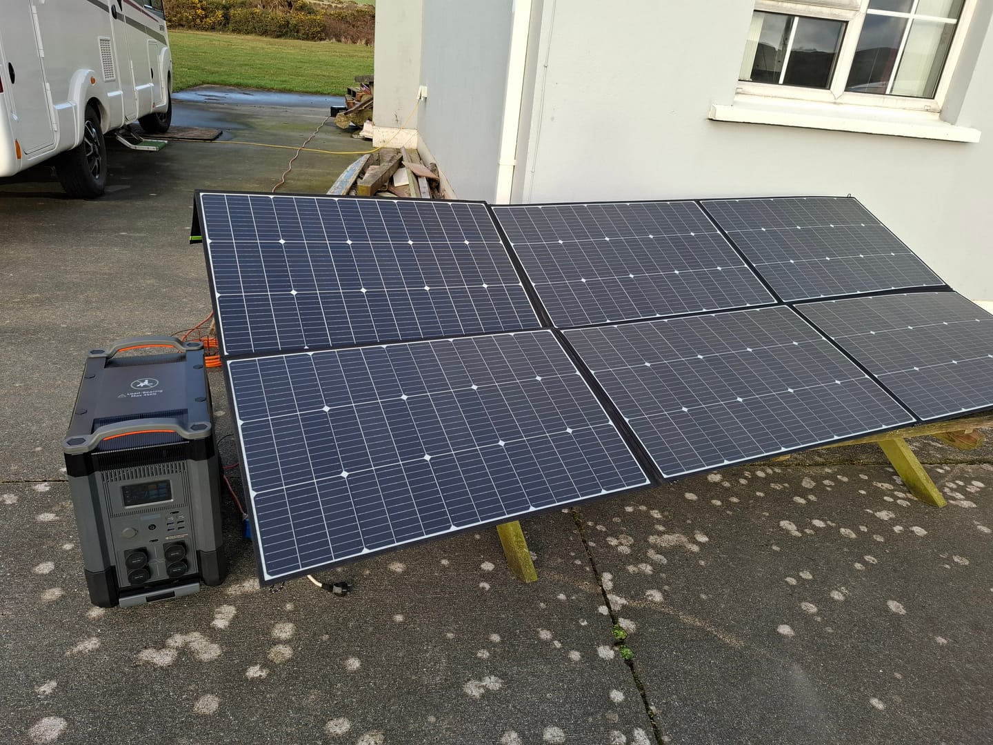 Customer photo review of ALLPOWERS SP039 600W Monocrystalline Portable Solar Panel