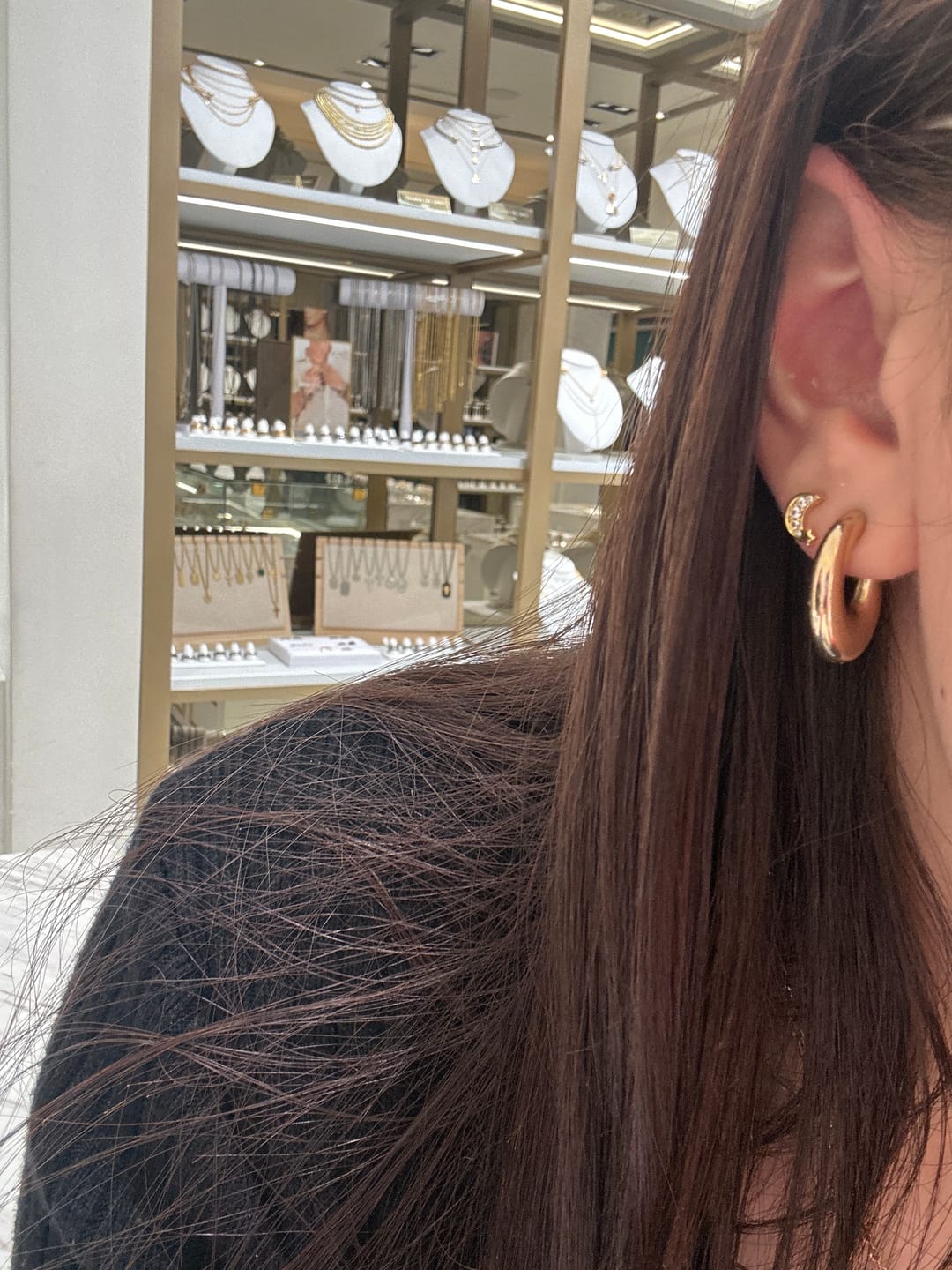Customer photo review of Acero Quirúrgico Dorado Con Zirconias Primera Perforación