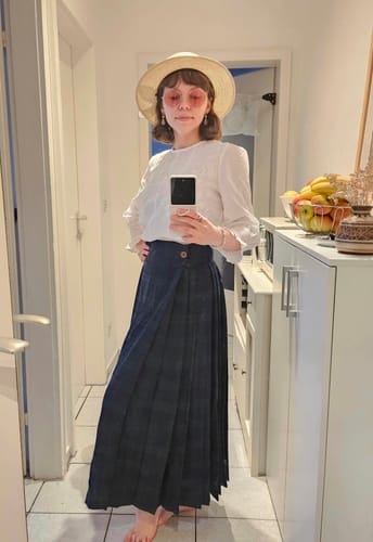 Customer photo review of Ge Wen 格纹 Plaid Print Modernized Midi Mamian Skirt