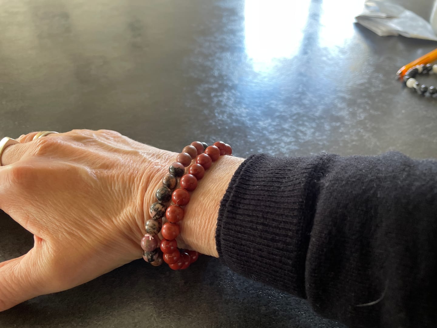 Customer photo review of Bracelet Rhodonite "Soutien Emotionnel"