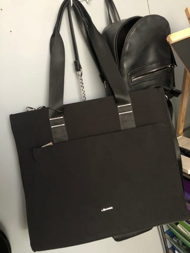 Customer photo review of Cartera De Hombro Notebook Nylon Icónica