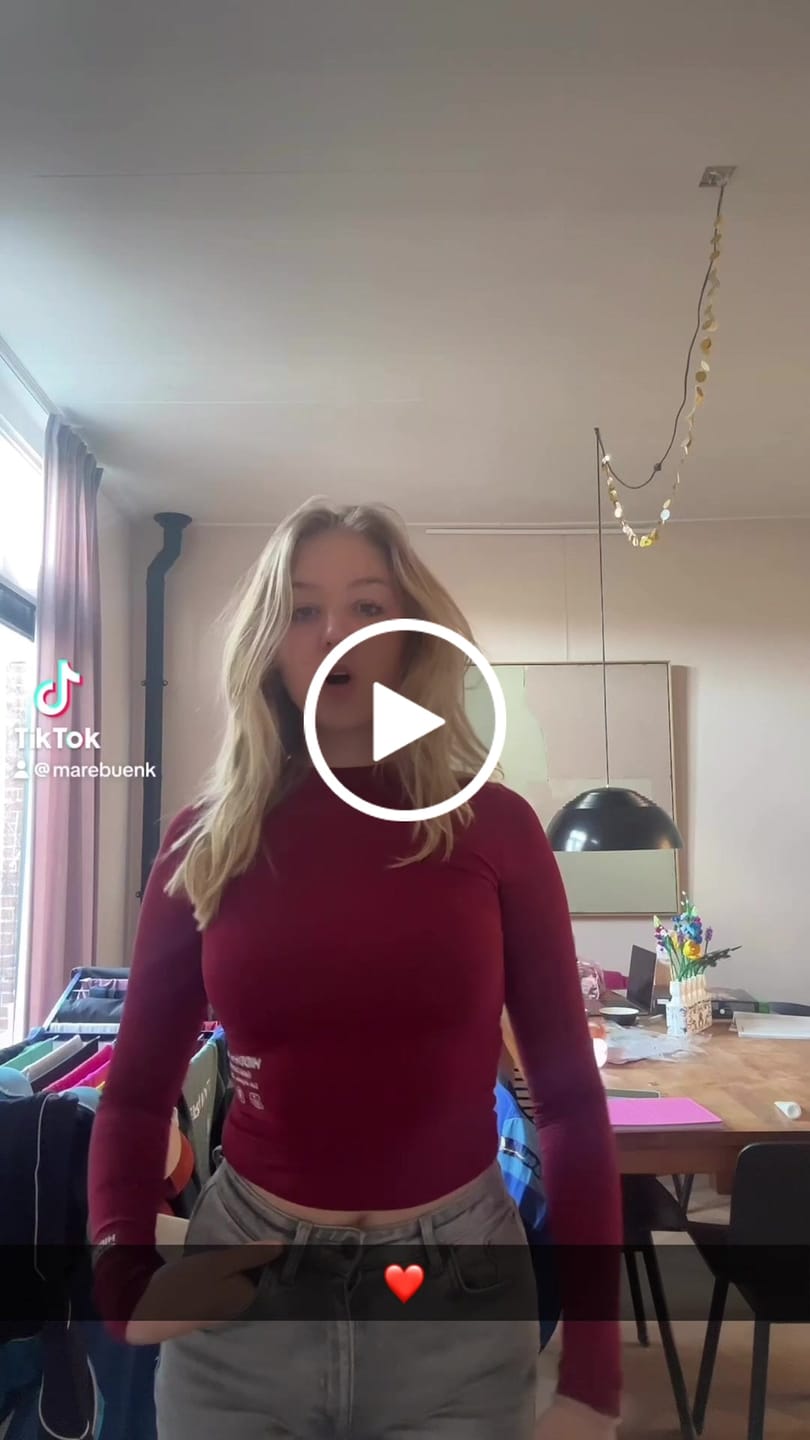 Customer video review of LABEL LONGSLEEVE TOP BURGUNDY
