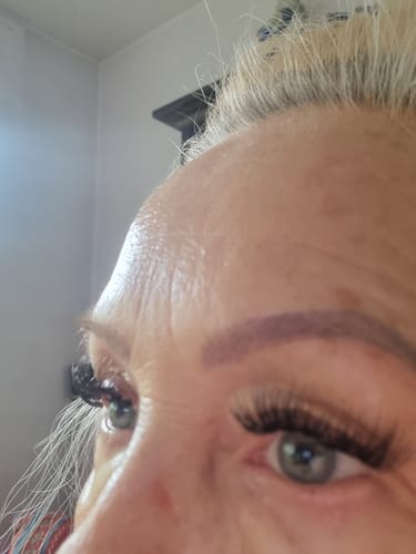 Customer photo review of DIY Wimpernband Volume 1