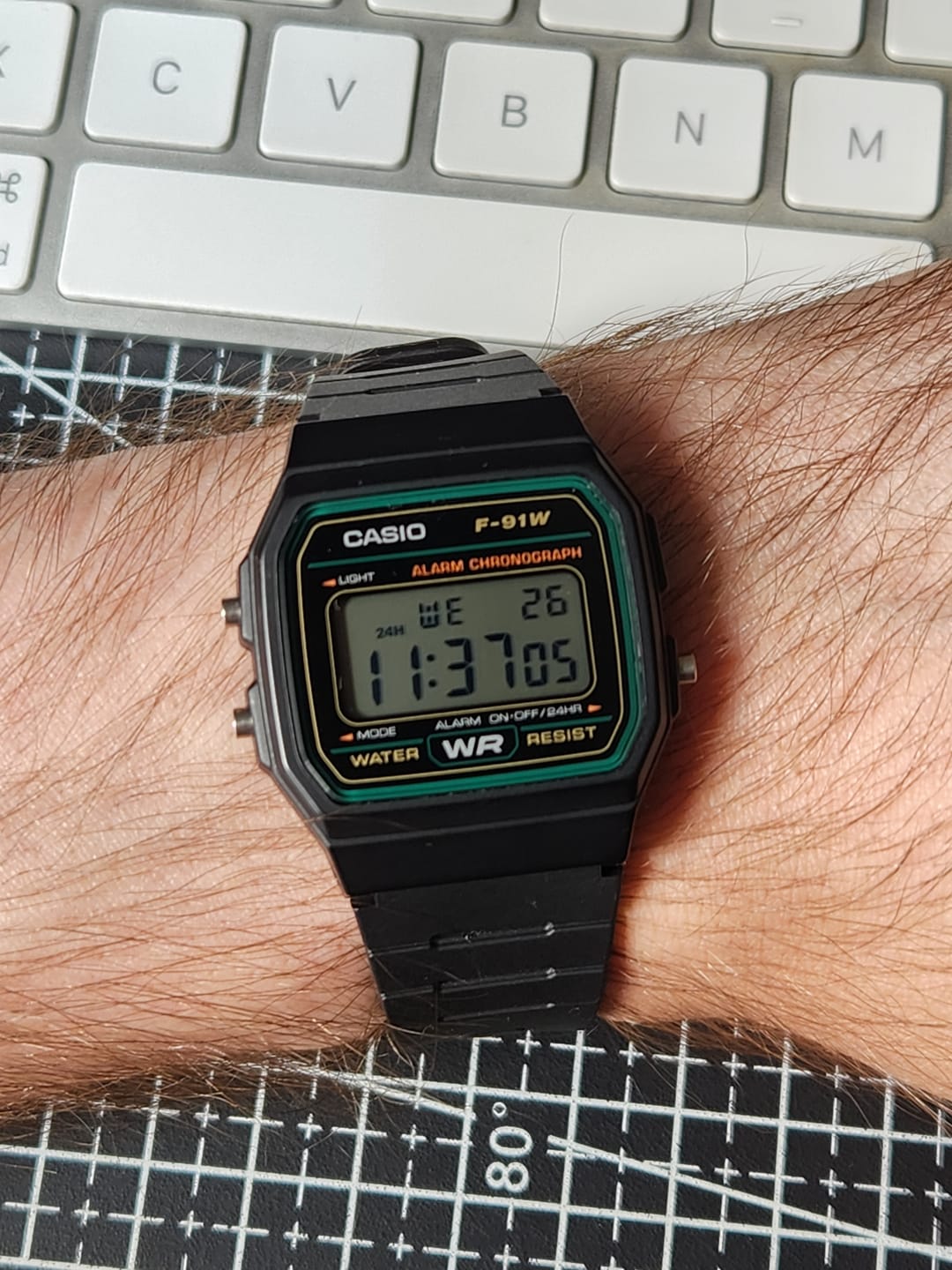 Customer photo review of Reloj Casio Vintage F-91W-3DG Clásico Líneas Verdes