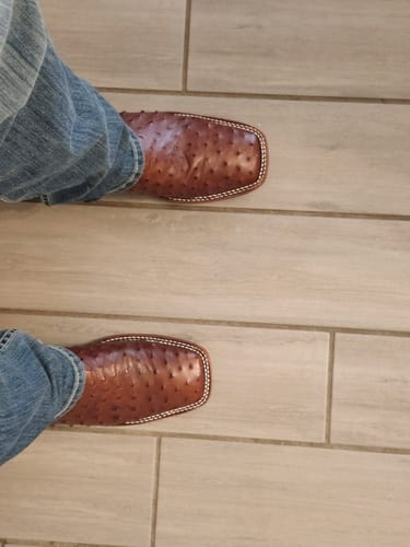 Customer photo review of Ariat Men's Broncy Cinnamon Full Quill  Dark Auburn Western Boots 10044576