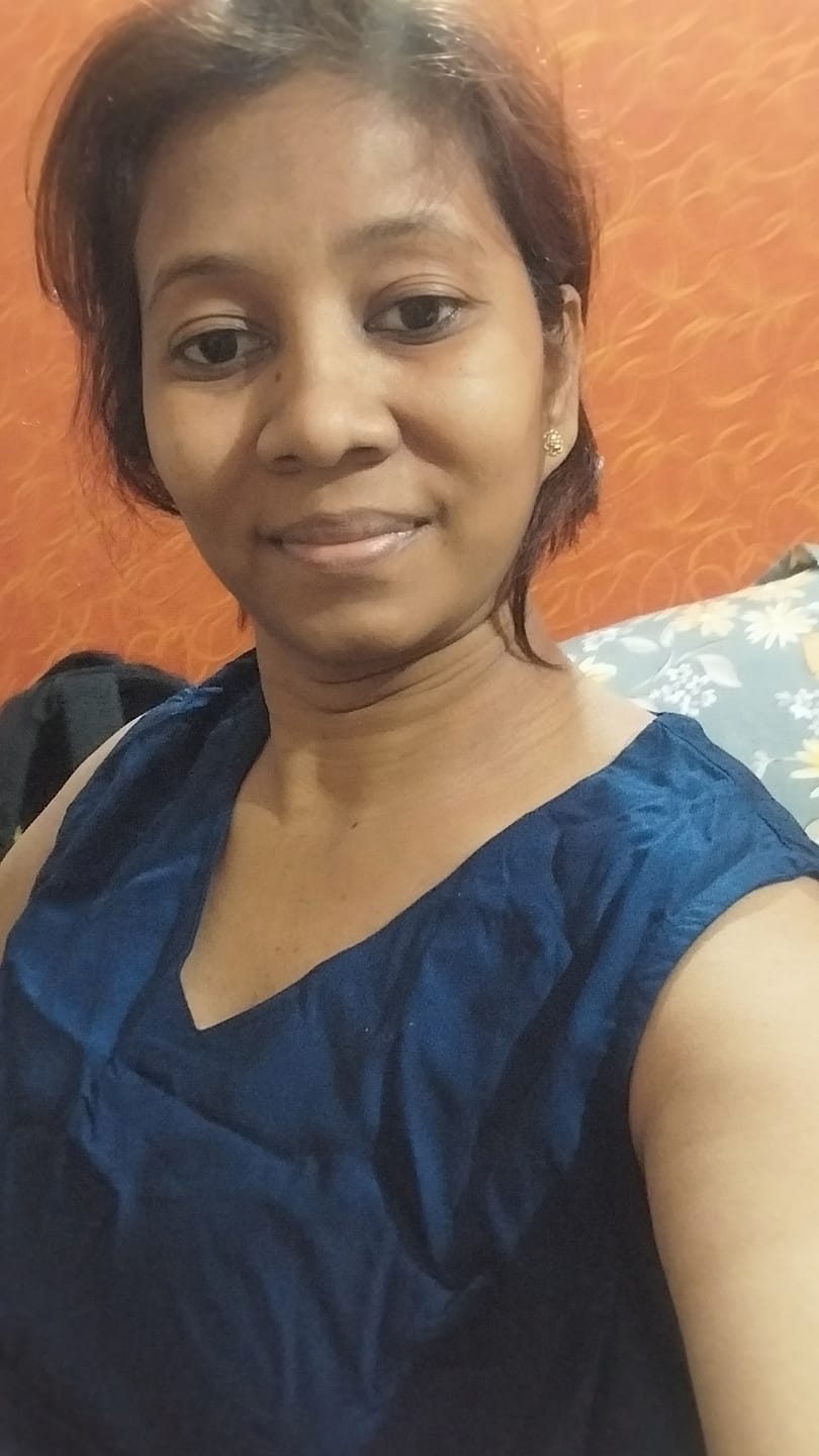 Customer photo review of Navy Blue V-Neck Sleeveless Top