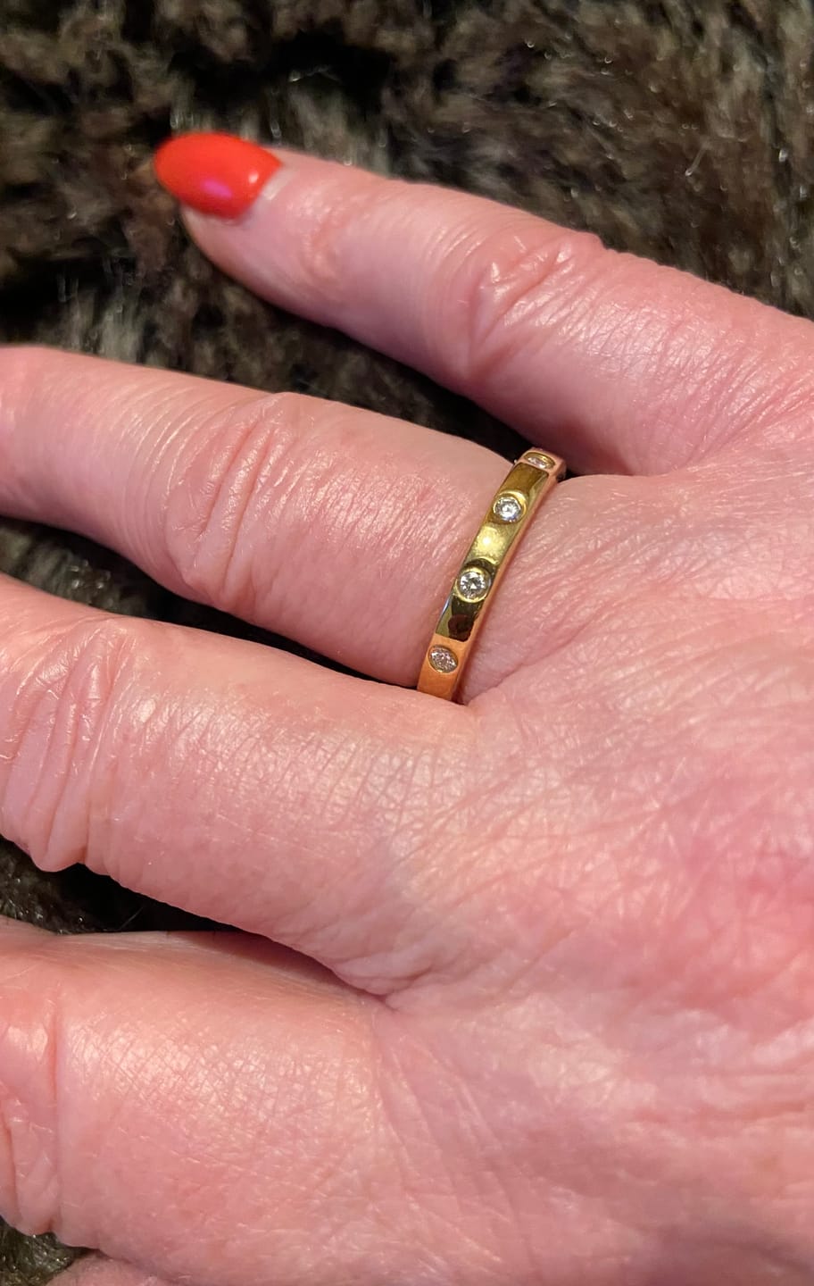 Customer photo review of Versa Lab Grown Diamond Band Ring