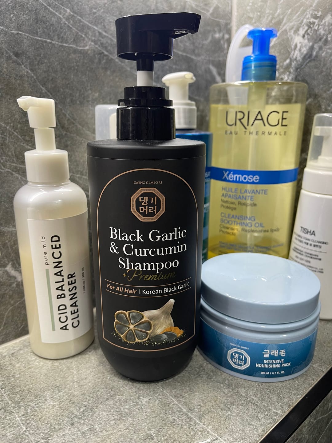 Customer photo review of Премиум анти-ейдж шампоан против косопад с Черен чесън и куркумин Doori Black Garlic and Curcumin Shampoo