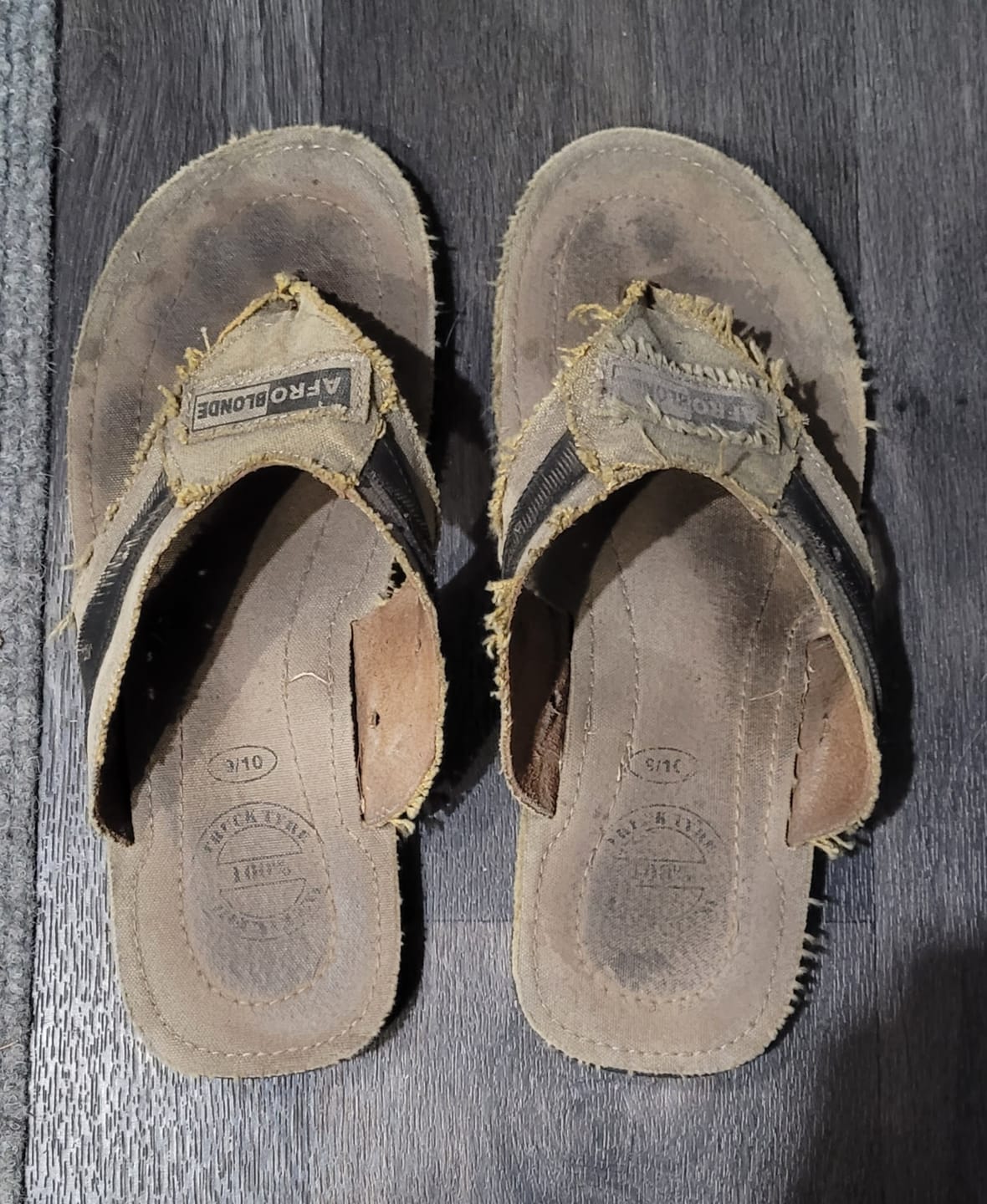 Customer photo review of The Walkabout Thongs