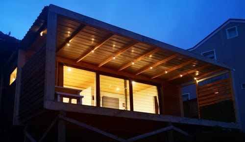 Recensione con foto di un cliente sulle luci a festone a lampadine solari - Lampadine LED tradizionali, nere