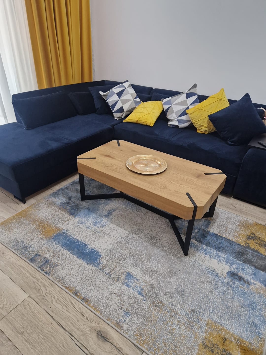 Customer photo review of Masa LAVIDA, stejar auriu/negru, 110x60x43 cm