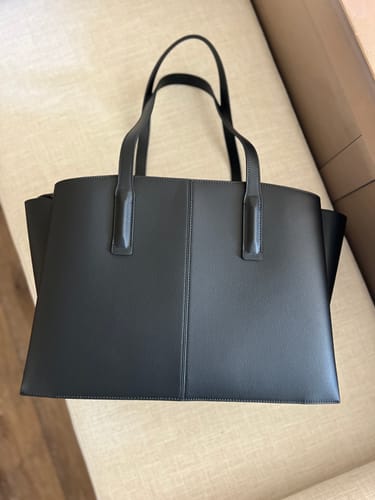 Customer photo review of Paloma Tote Black
