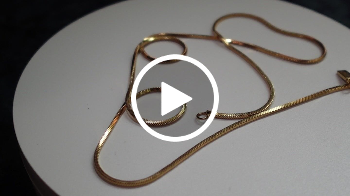 Customer video review of Minimal Square Chain