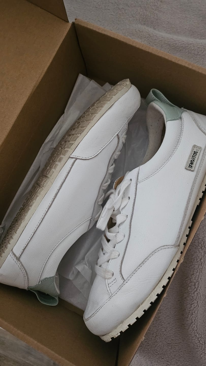 Customer photo review of Zapatilla A1. Blanca Romero