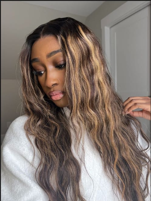 Customer photo review of Wavymy Layered Cut Balayage Highlight Wear Go Glueless Lace Pre-Bleached Straight Wigs Pre-pluck 180% Density Human Hair Wigs