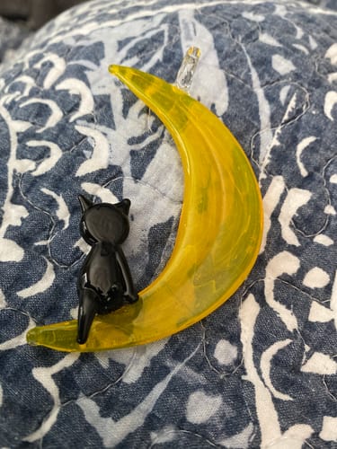 Customer photo review of Glass Cat on Crescent Moon Suncatcher 293