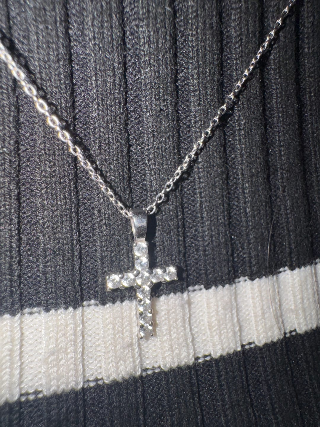 Customer photo review of Collar Con Cruz Zirconias